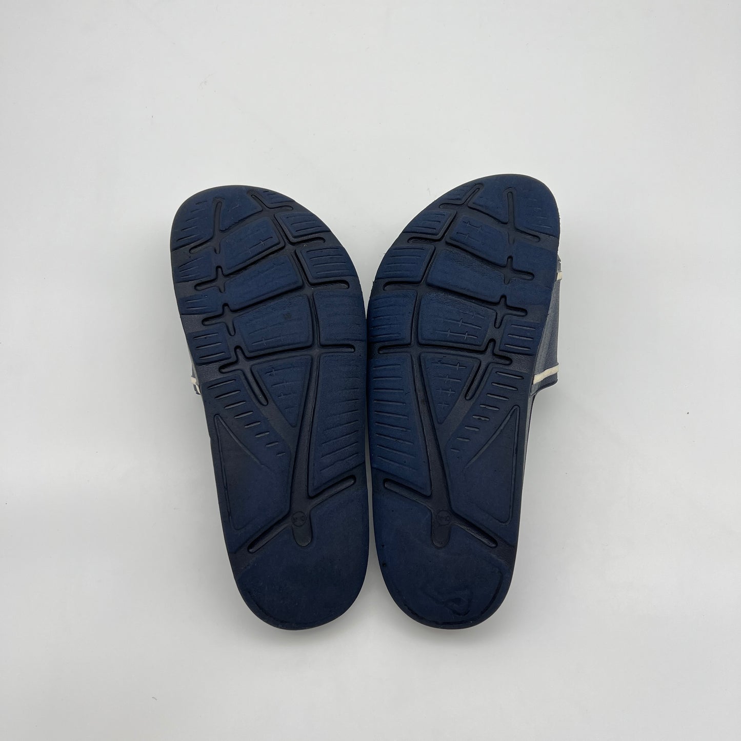 FILA Sleek Slides