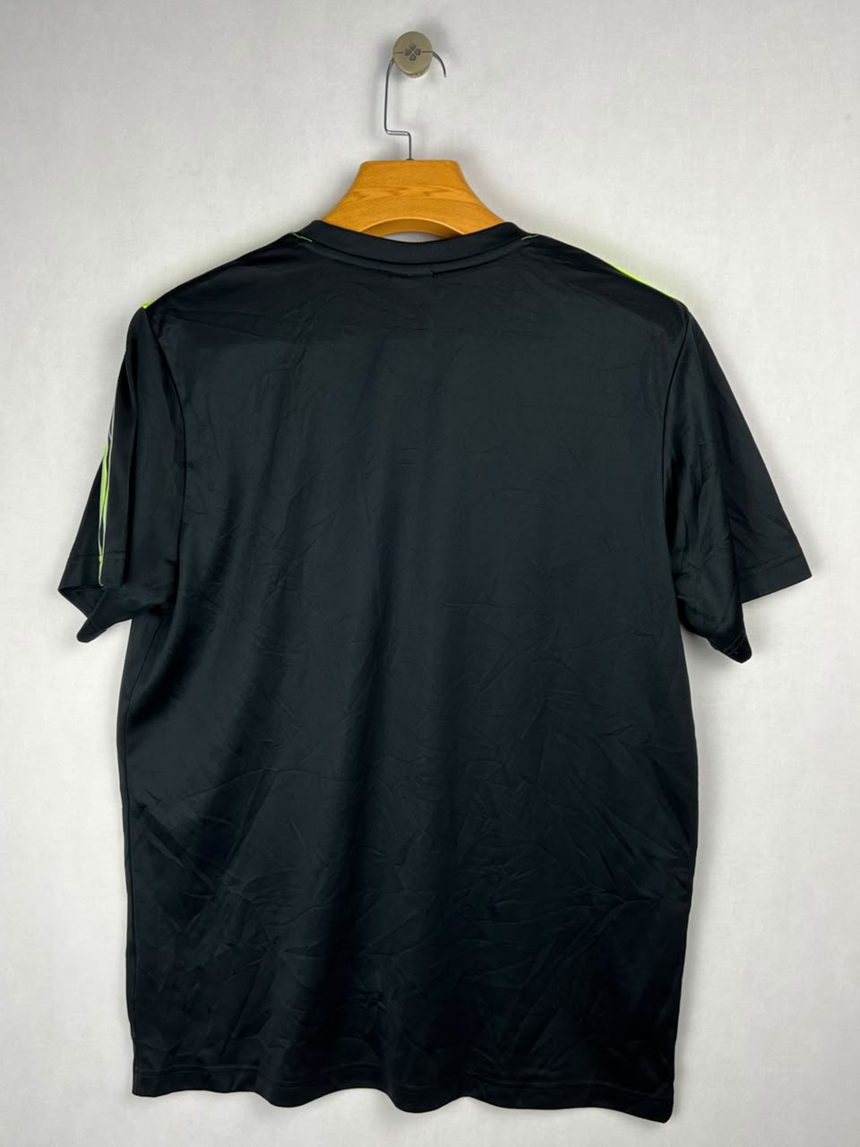 Nike Black and Volt Men's T-Shirt