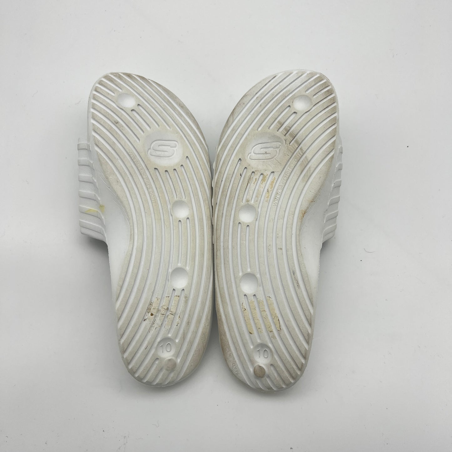 Skechers Slides – White Cushioned Slippers