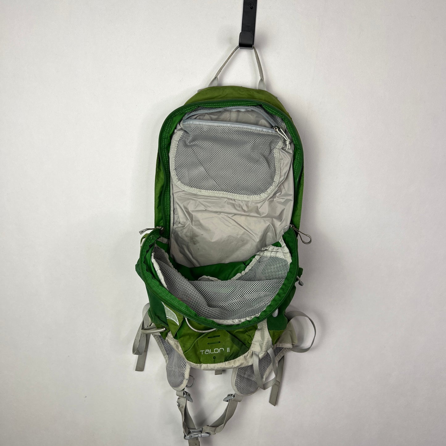 Osprey Talon 11 Technical Hiking Backpack | 11L Green