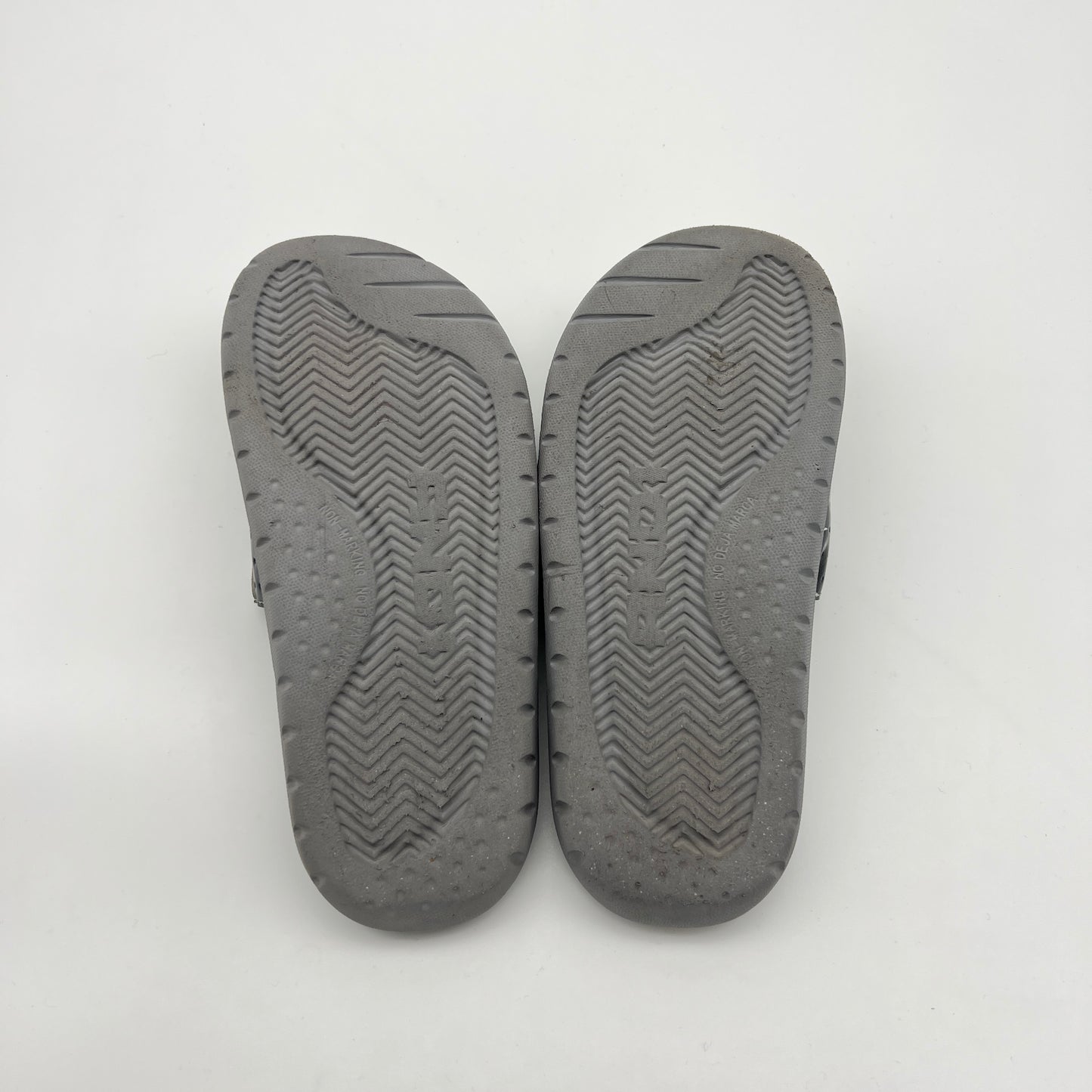 AND1 Boys' Adjustable Strap Slides