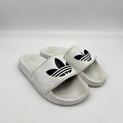 adidas-originals-trefoil-logo-bandage-strap-detail