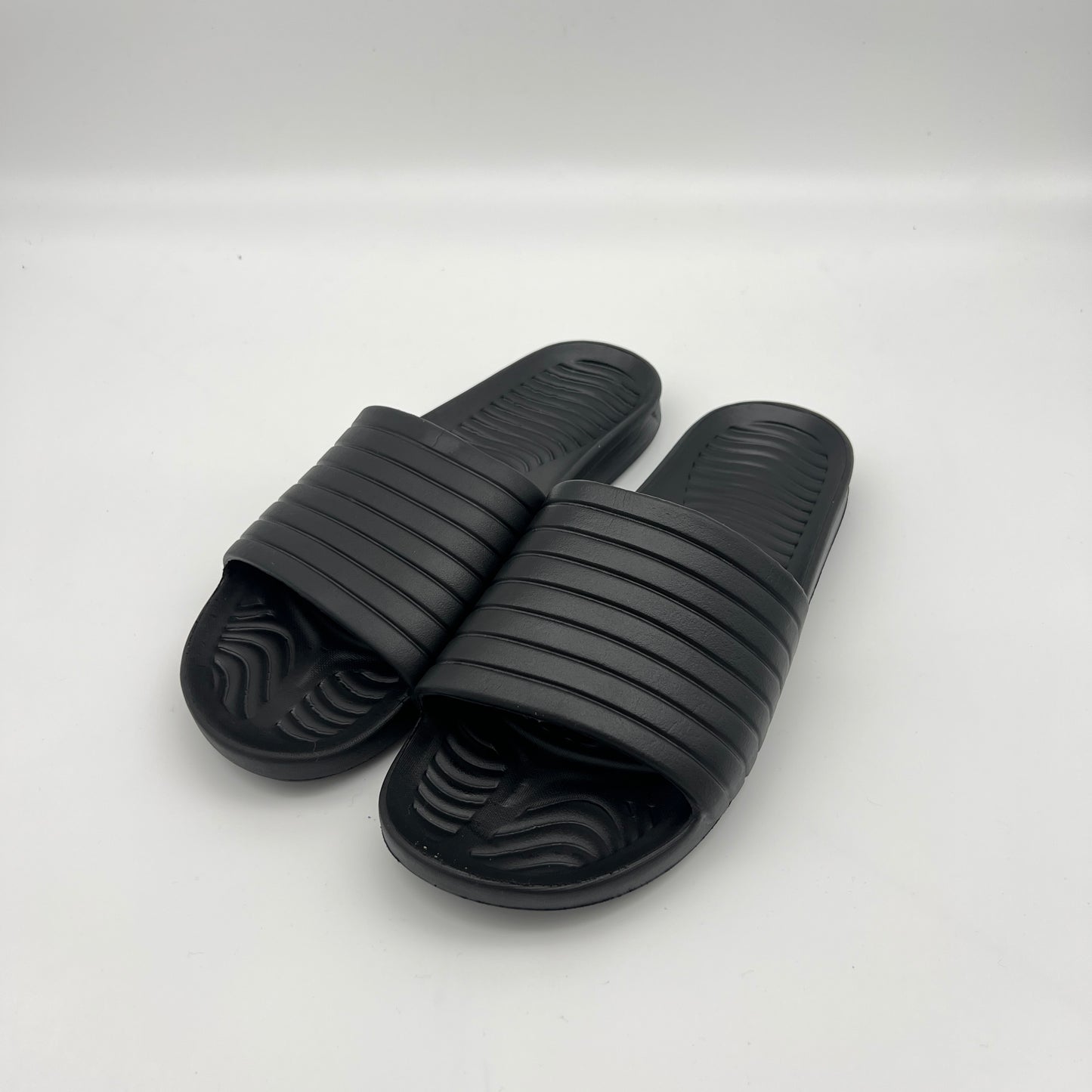Black Athletic Works men's tunnel slide sandal