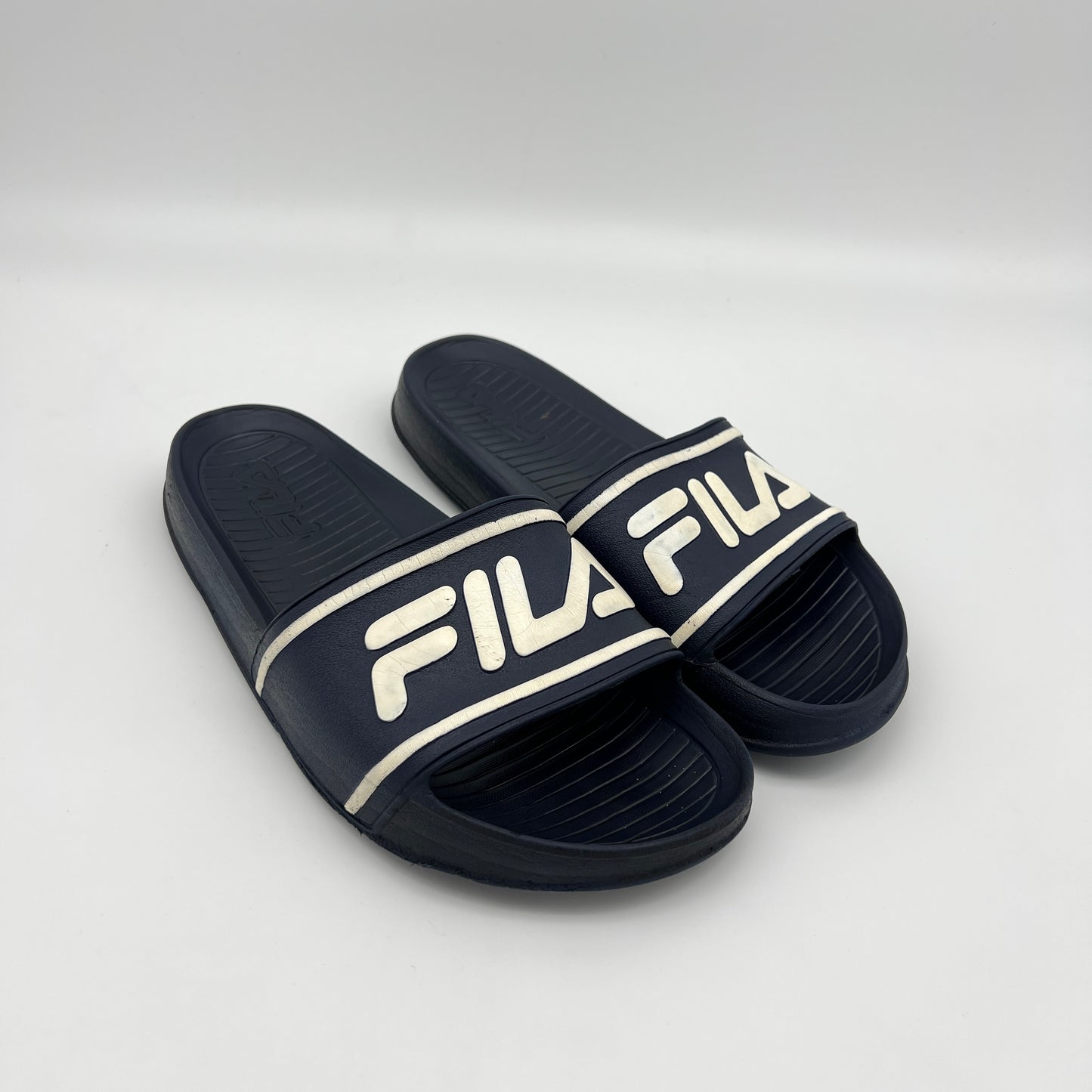 FILA Sleek Slides
