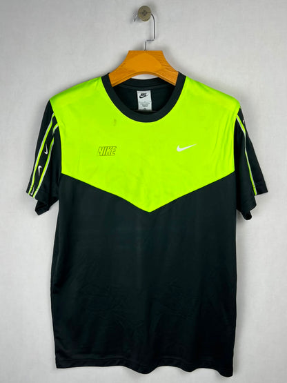 Nike Black and Volt Men's T-Shirt