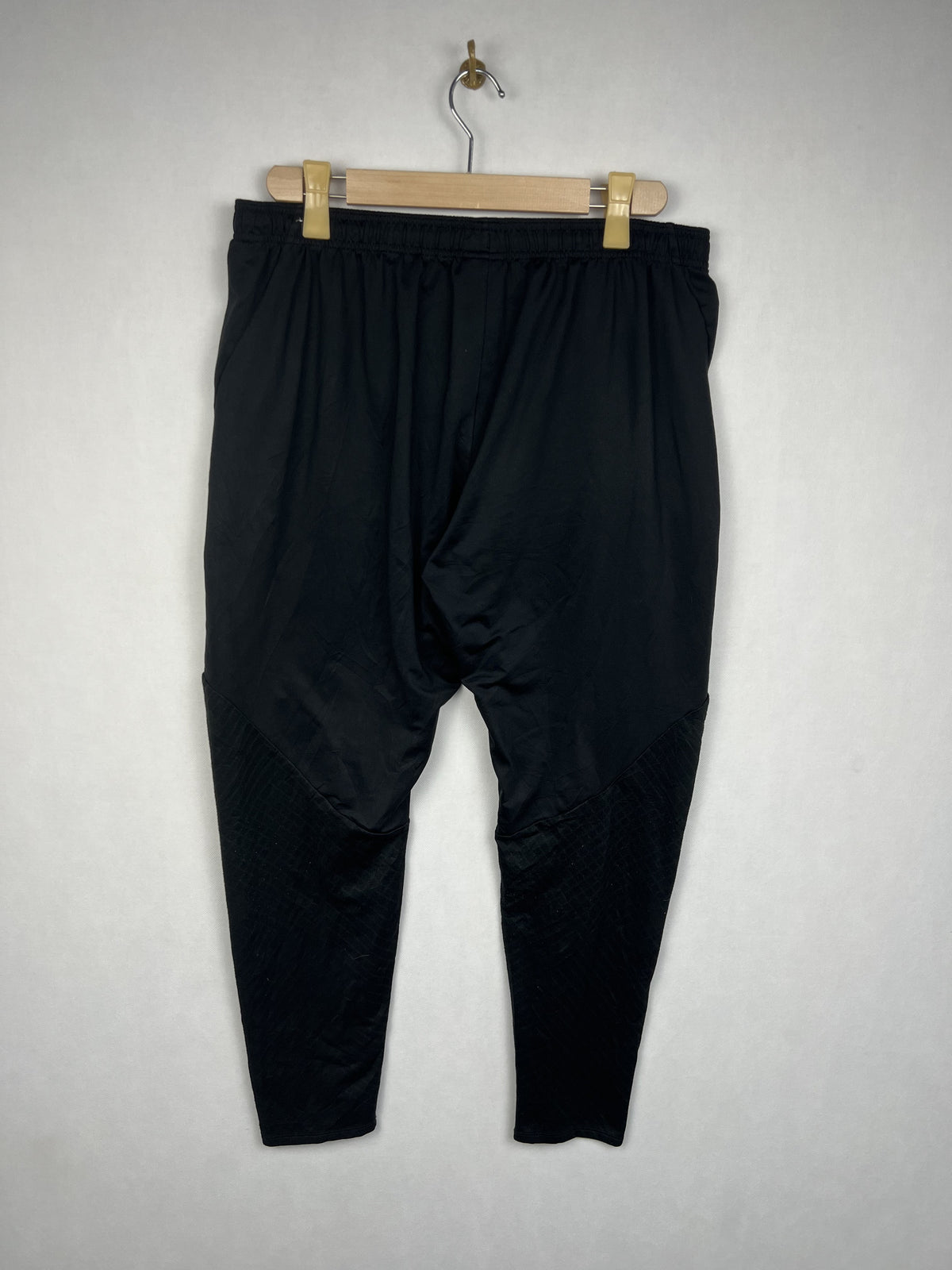 Nike Tottenham Hotspur Men's Black Volt Dri-FIT Slim Fit Training Track Pants