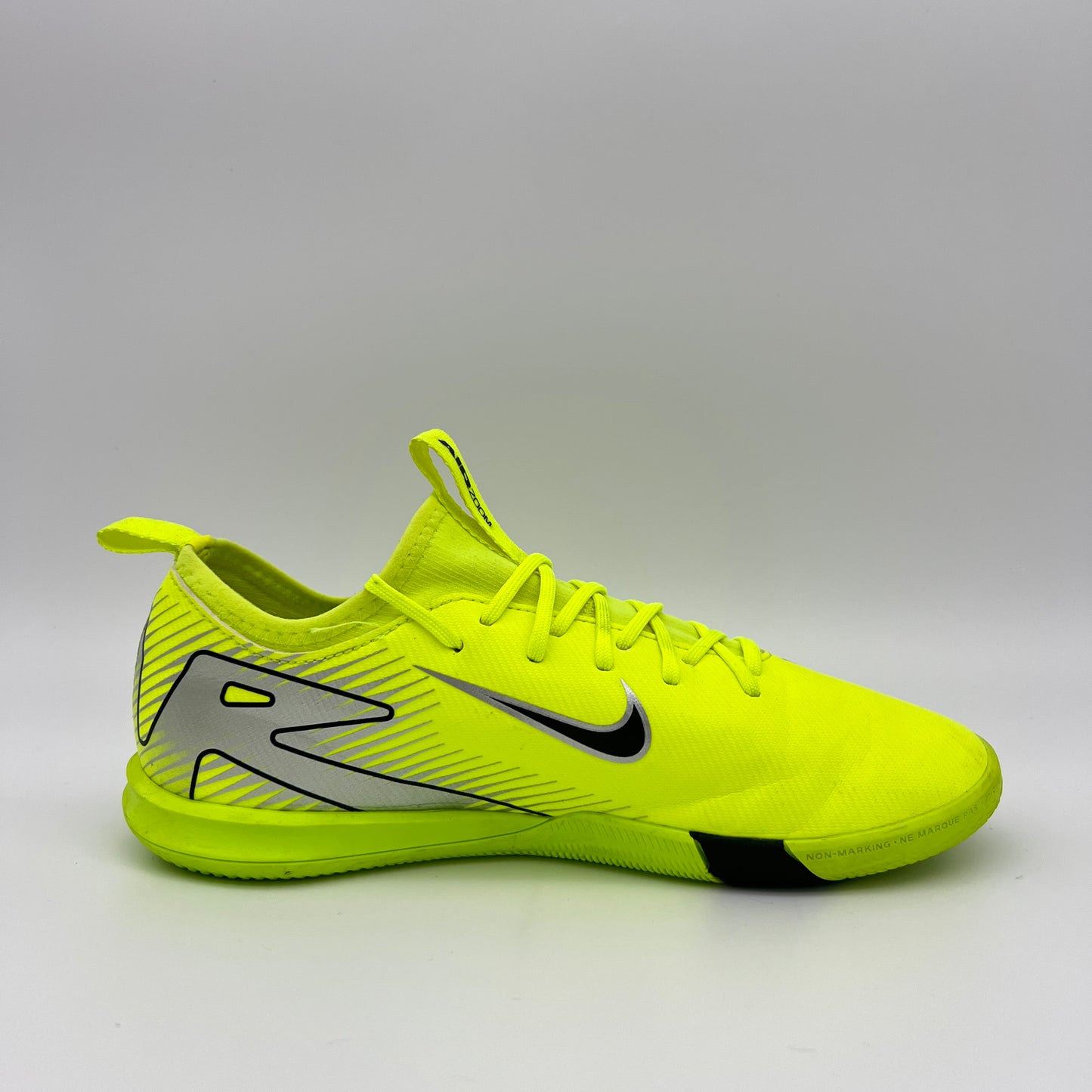 Nike Zoom Mercurial Vapor 16 Academy IC Indoor Soccer Shoes