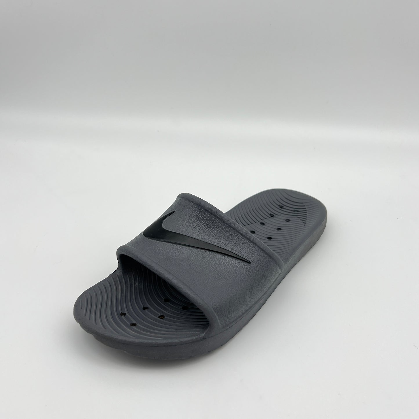 Nike Kawa Shower Slides – Black Cushioned Slippers