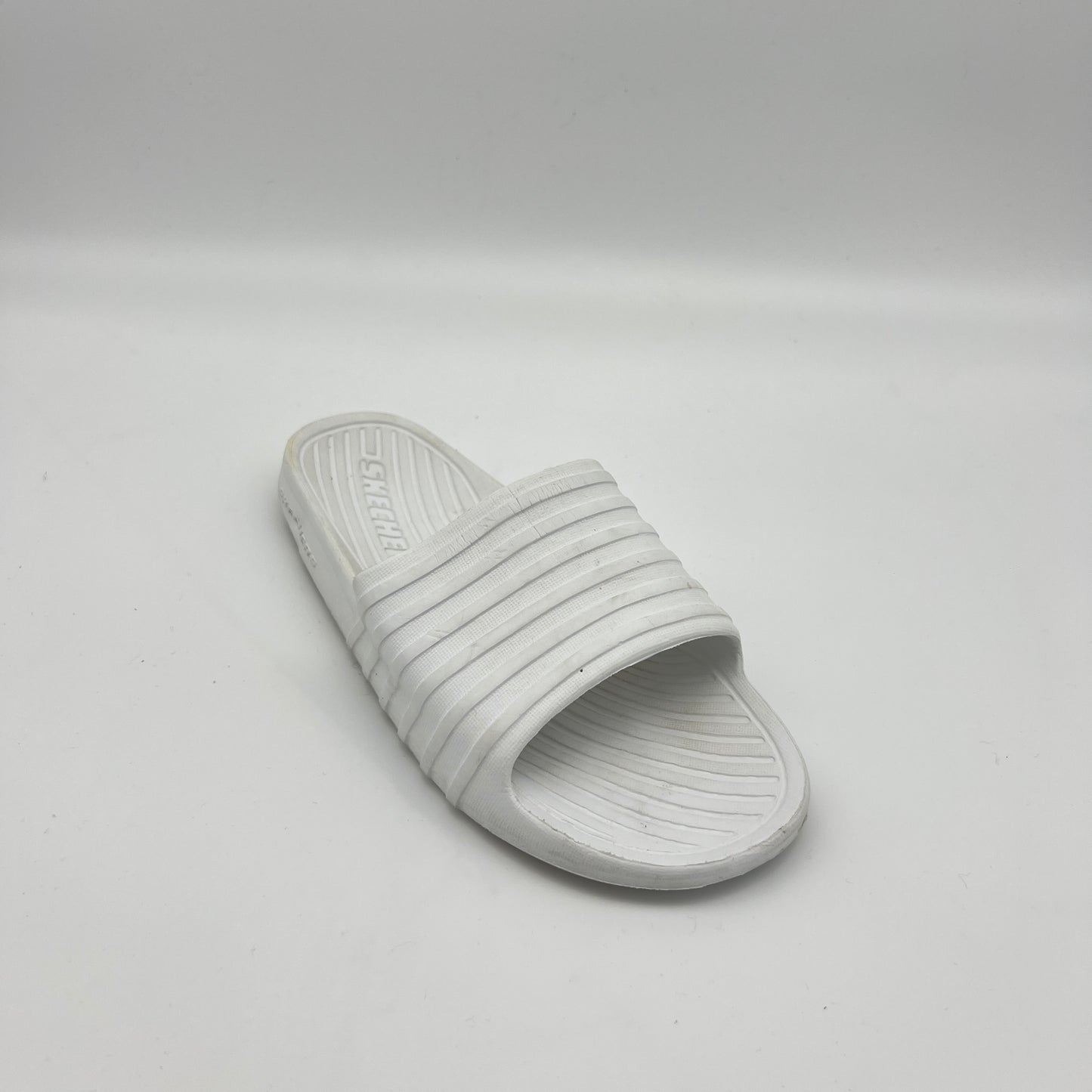 Skechers Slides – White Cushioned Slippers