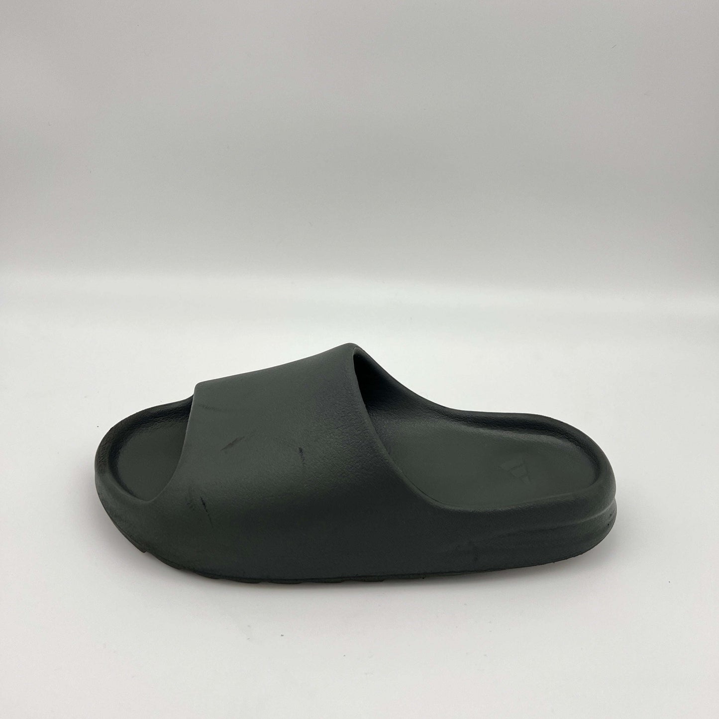 Adidas Yeezy Slide Onyx Black Comfort Gears