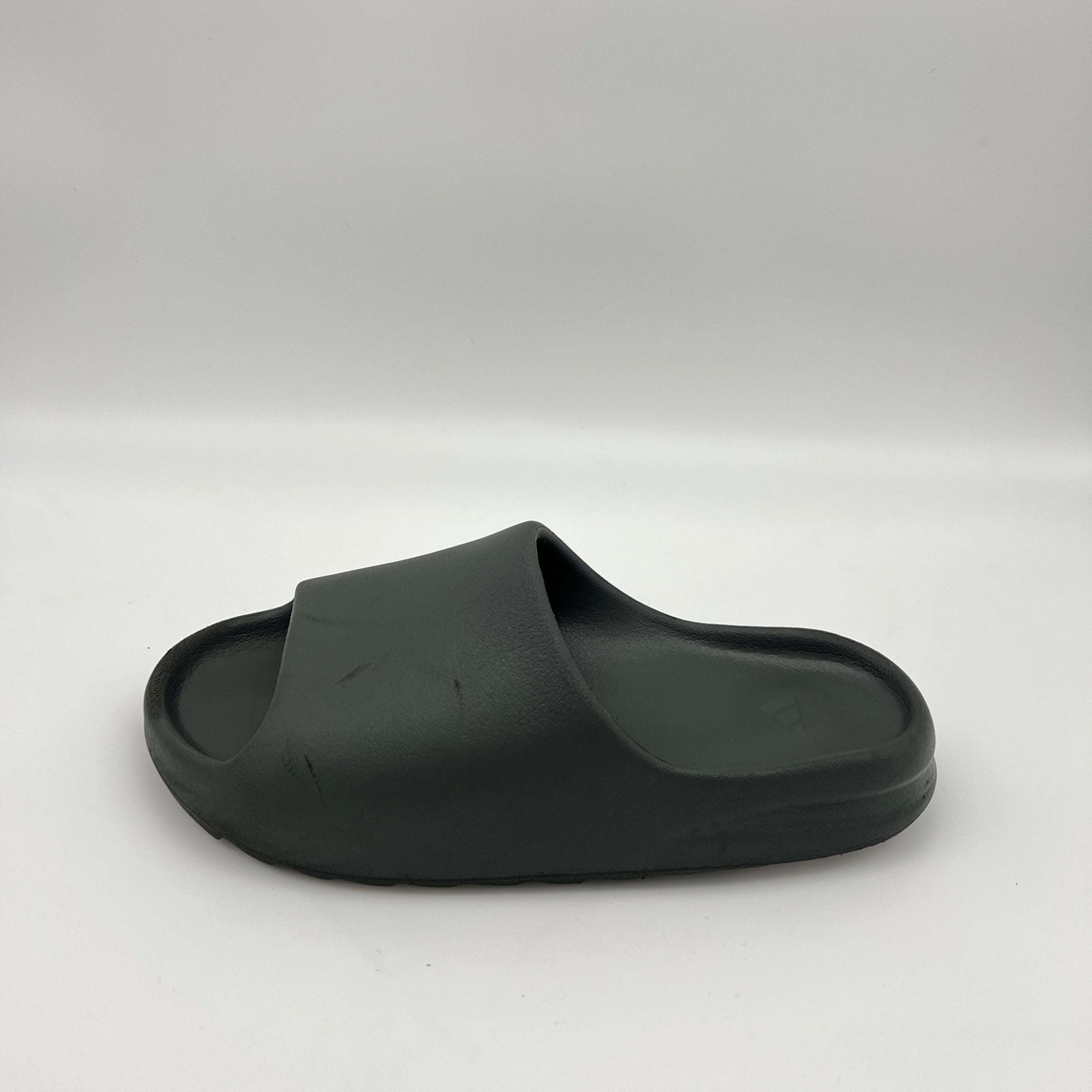 Adidas Yeezy Slide Onyx Black Comfort Gears
