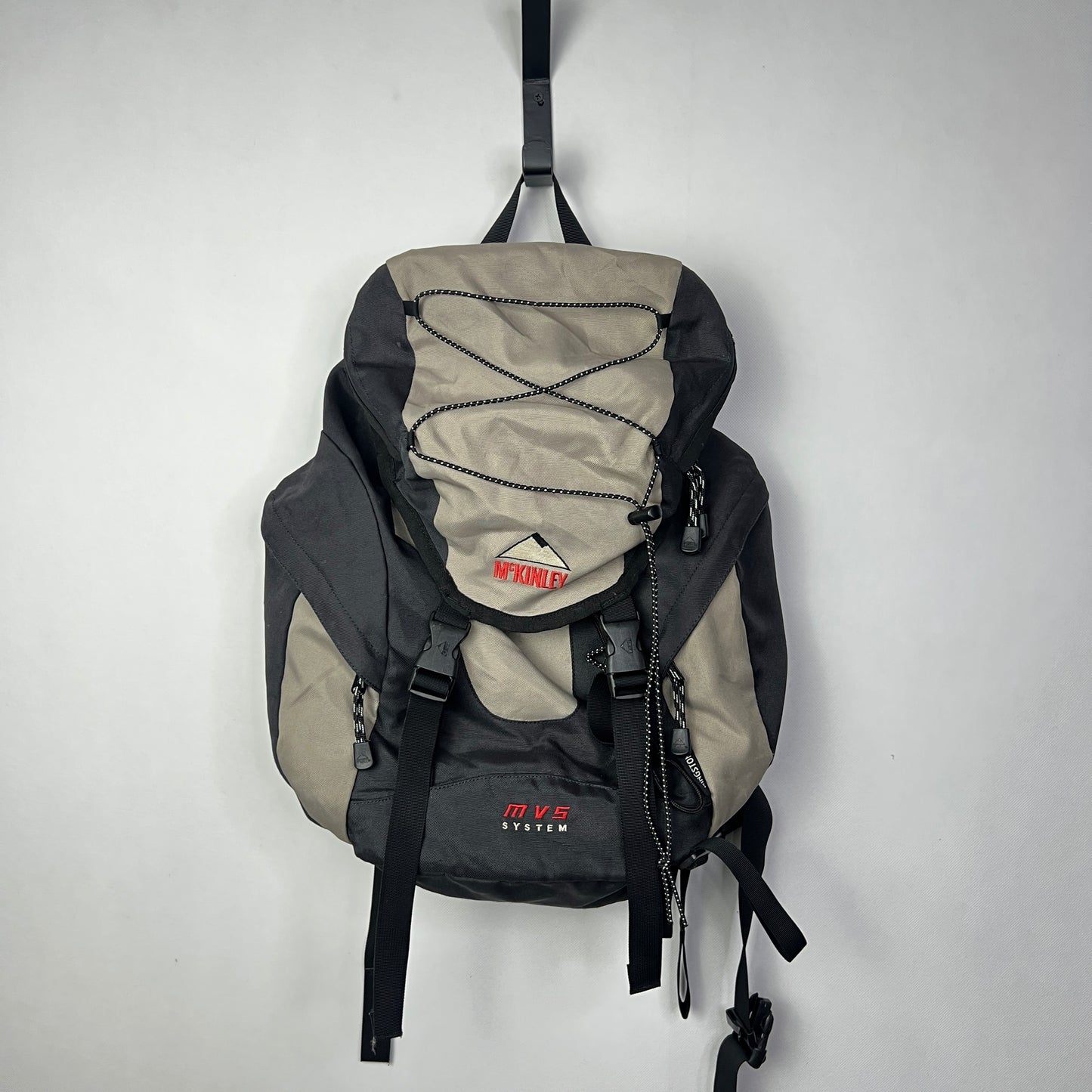 McKINLEY MVS System Hiking Backpack - 25L Capacity