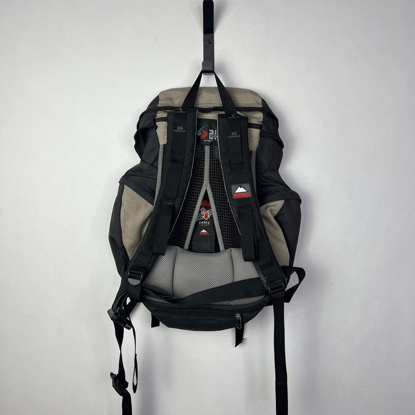 McKINLEY MVS System Hiking Backpack - 25L Capacity