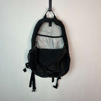 This rugged 25-liter Kärcher black backpack Comfort Gears