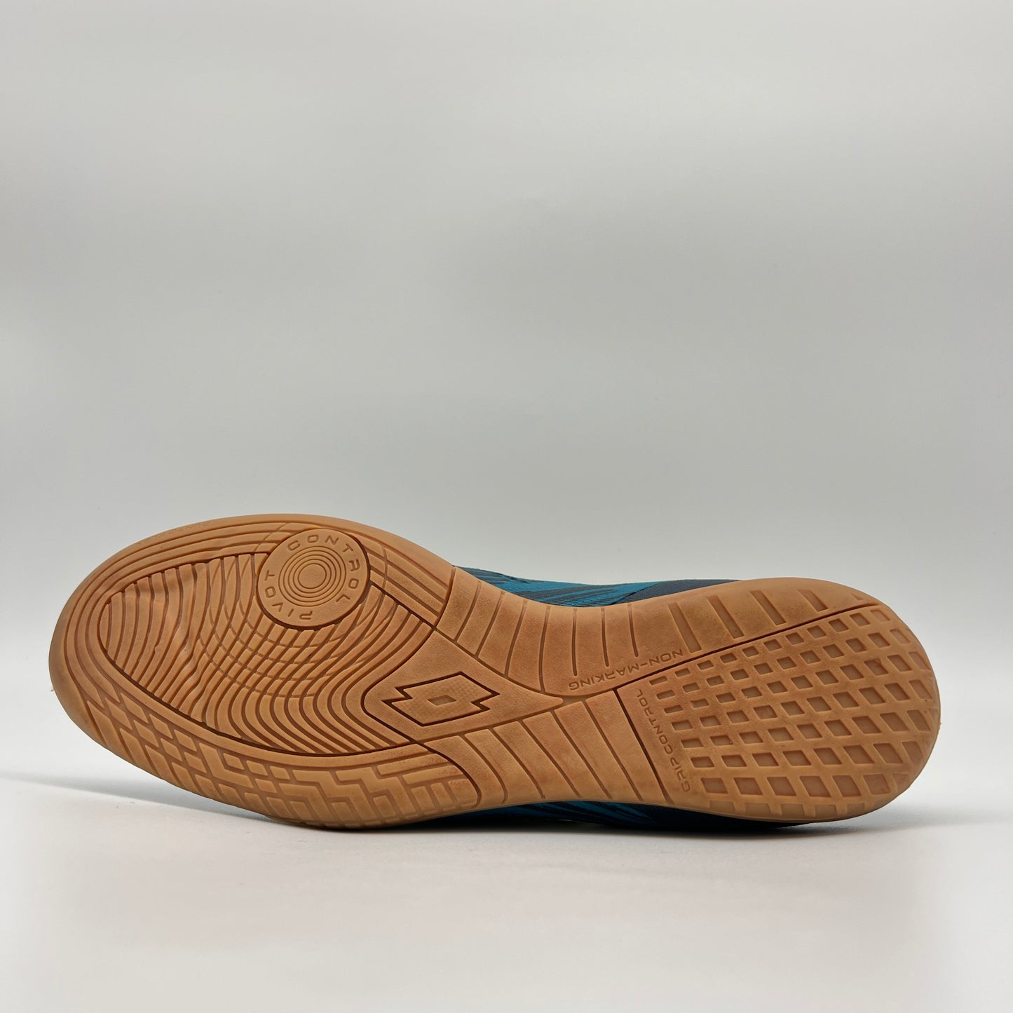 Lotto Solista 700 III ID Futsal Shoes