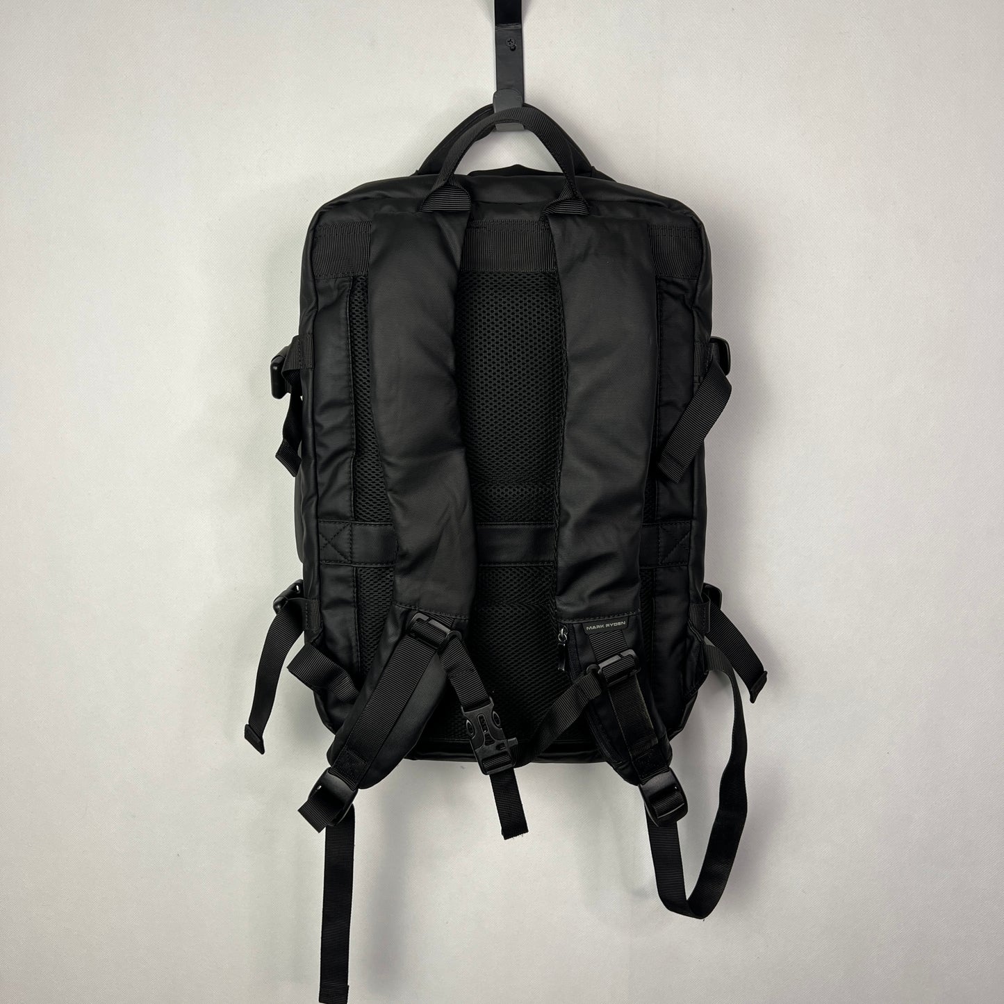 Mark Ryden MR9299YY 17" Expandable Laptop Backpack | 26L