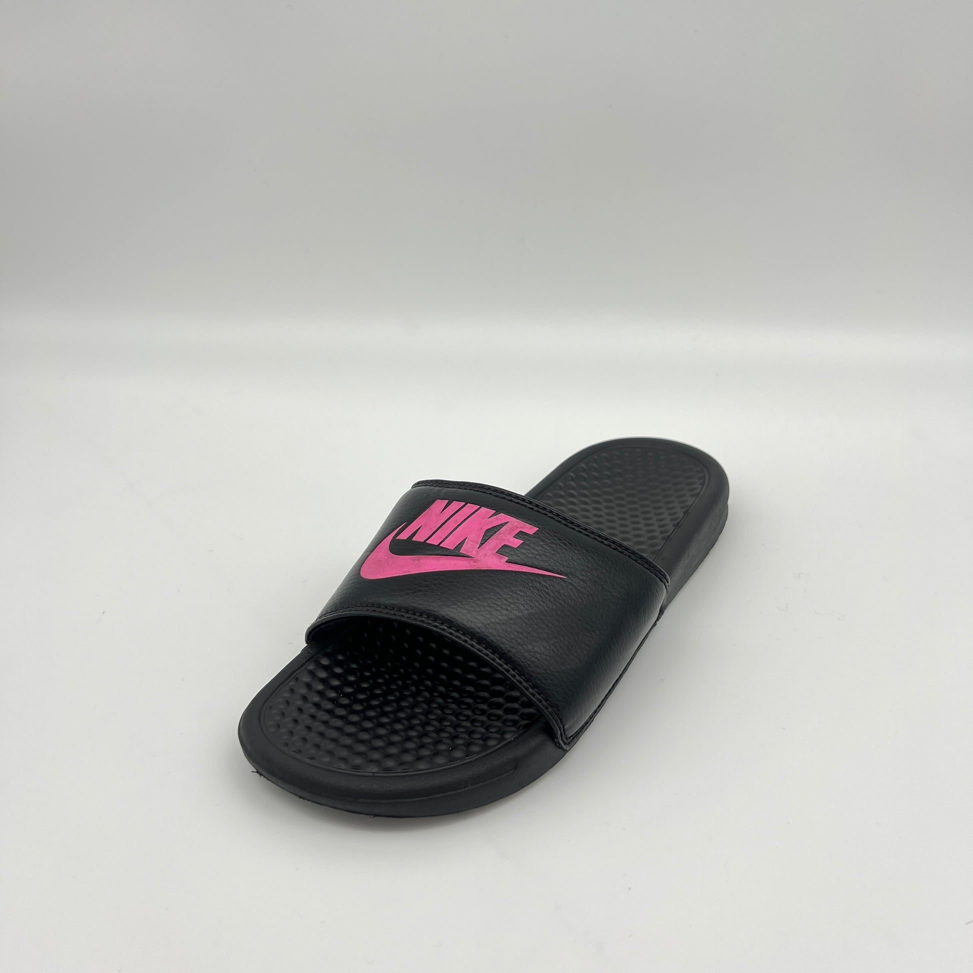 nike-just-do-it-slides-with-cushioned-textured-footbed