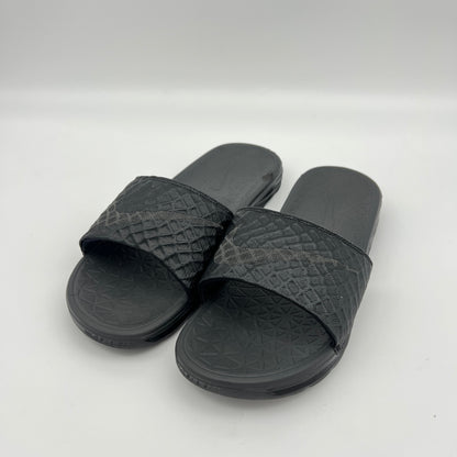 textured-synthetic-strap-black-nike-swoosh-detail