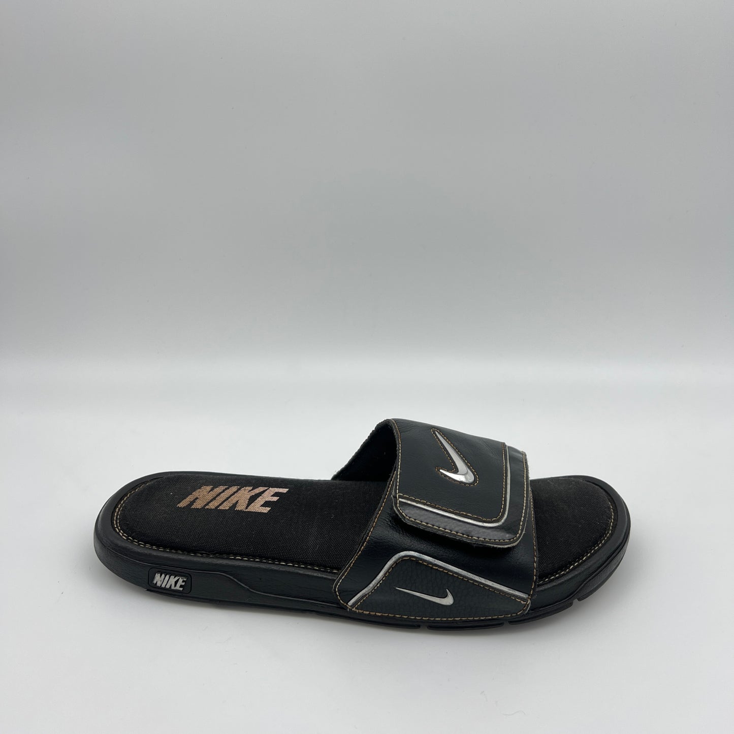 Adjustable leather strap Nike comfort slides