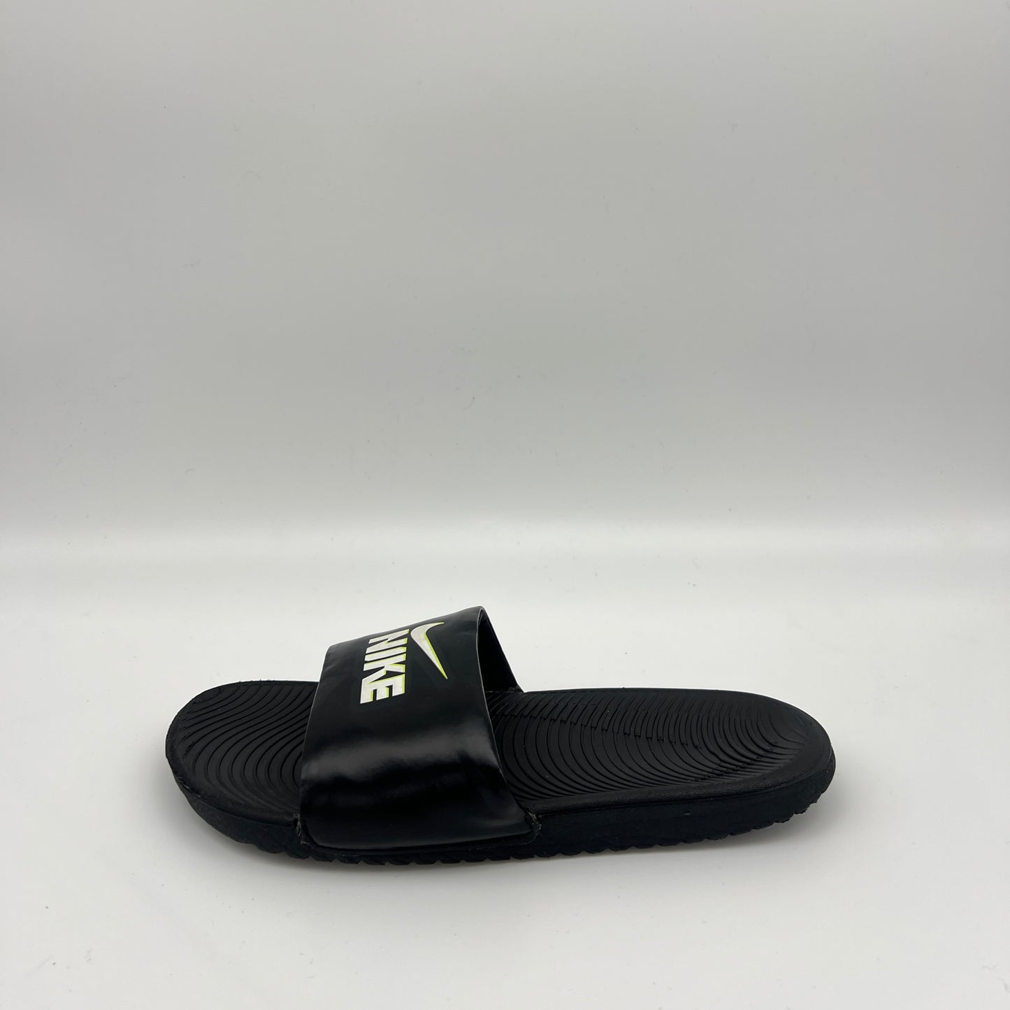 Nike Kawa Slides - Men’s & Kids’ Athletic Sandals | Black & White