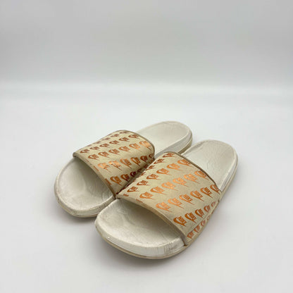 Nike Offcourt or Victori One slides Comfort Gears