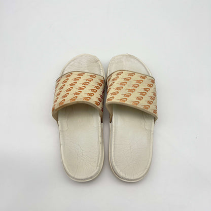 Nike Offcourt or Victori One slides Comfort Gears
