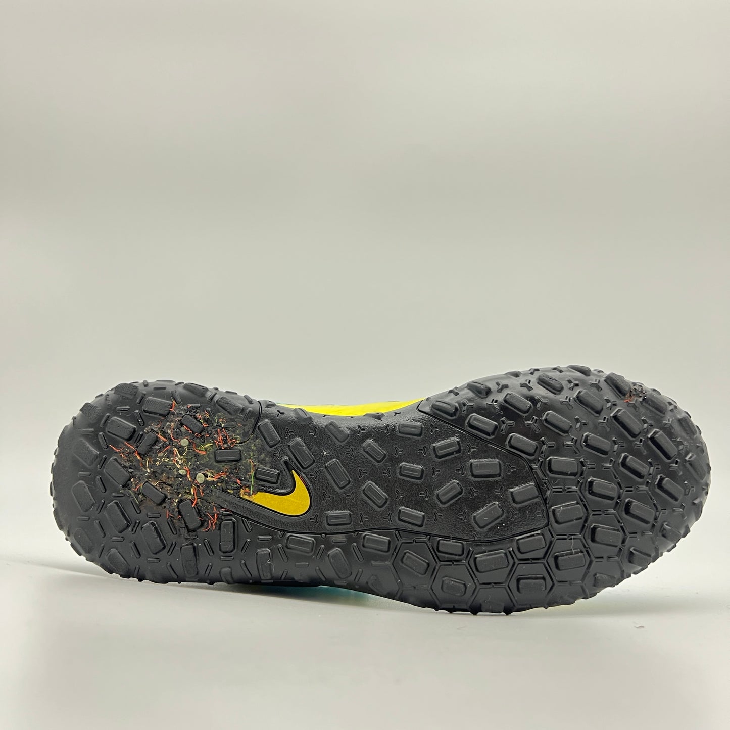 Nike Phantom GT2 Club TF Turf Soccer Shoes