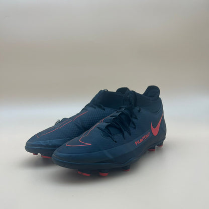 Nike Phantom Soccer Cleats