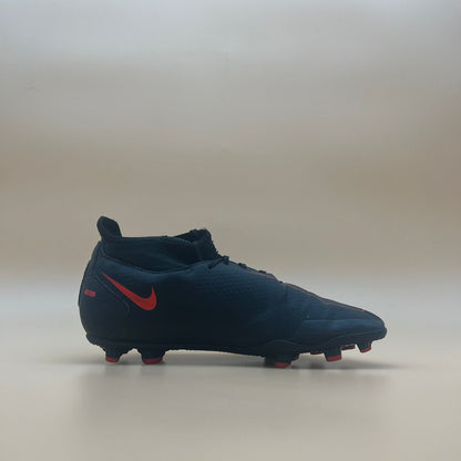 Nike Phantom Soccer Cleats