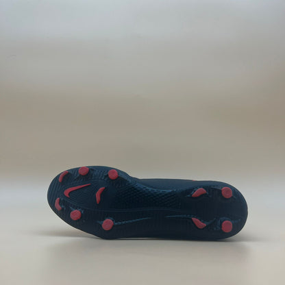 Nike Phantom Soccer Cleats
