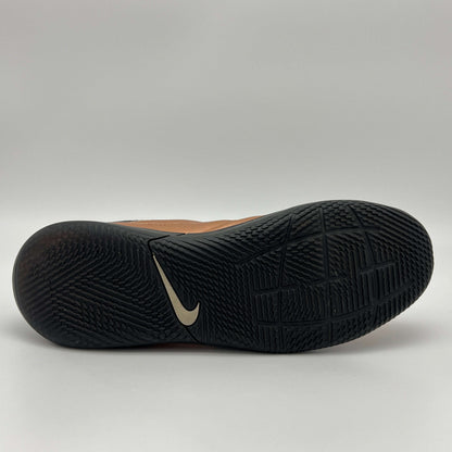 Nike Tiempo Legend 9 Club IC Comfort Gears