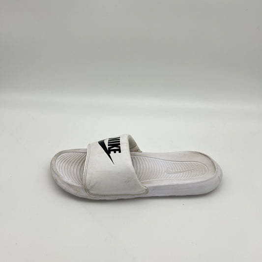 Nike Victori One slides