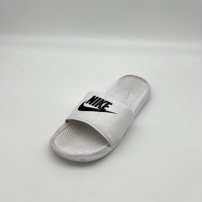 Nike Victori One slides