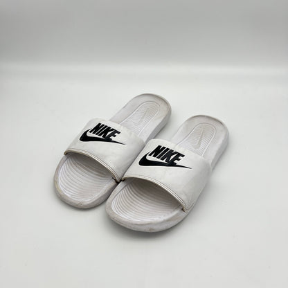 Nike Victori One slides