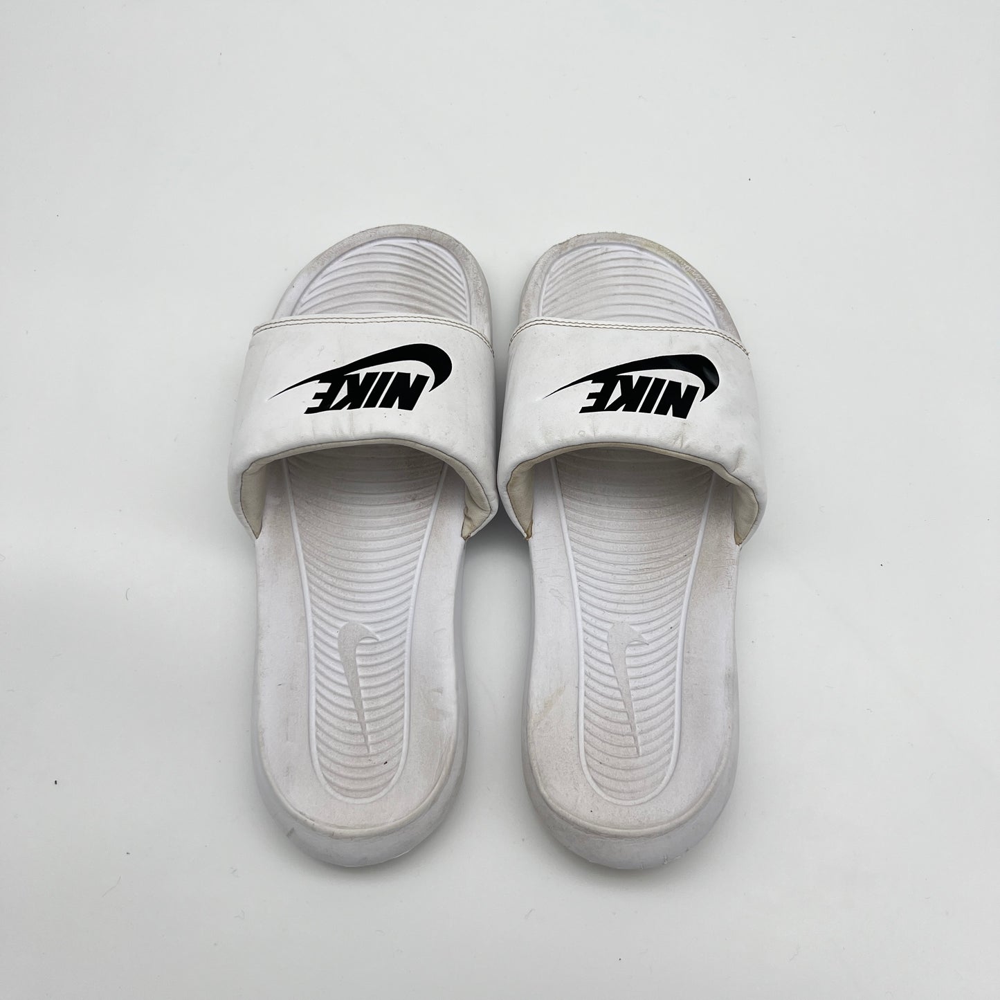 Nike Victori One slides