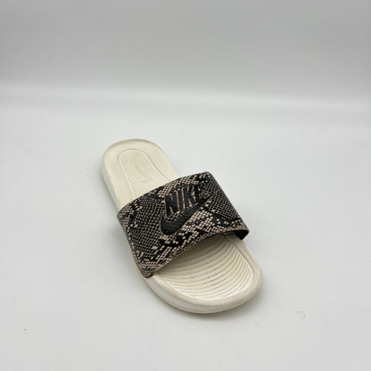 Nike Women's Victori One Slide Print