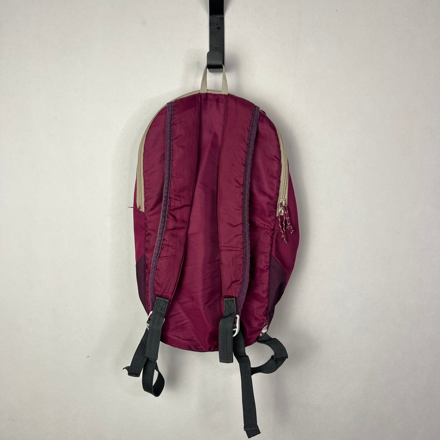 Quechua NH100 10L Hiking Backpack Burgundy