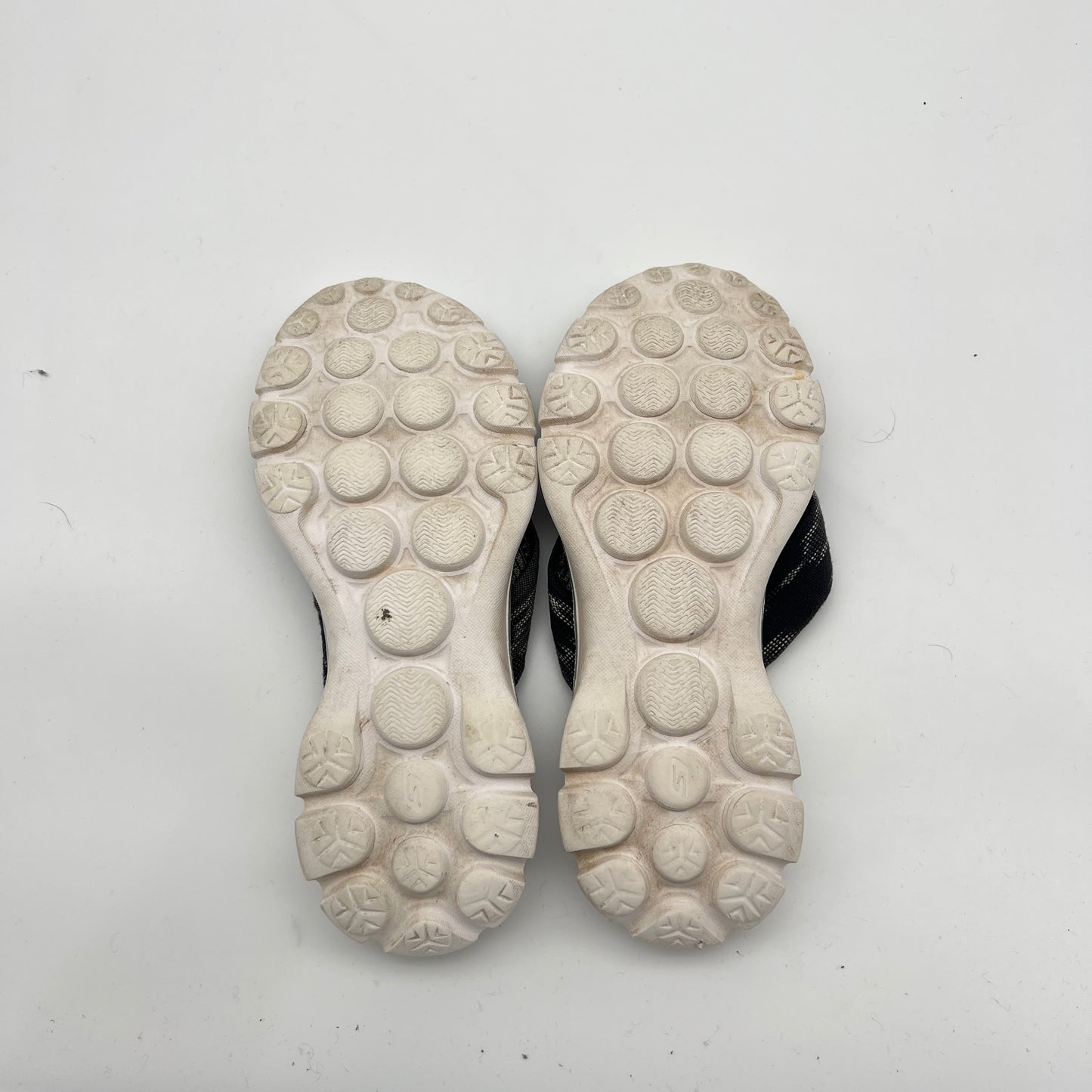 Skechers GOwalk 3 Flip Flop Sandals in Black/Grey