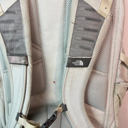 The North Face Women's Recon Backpack White  30L