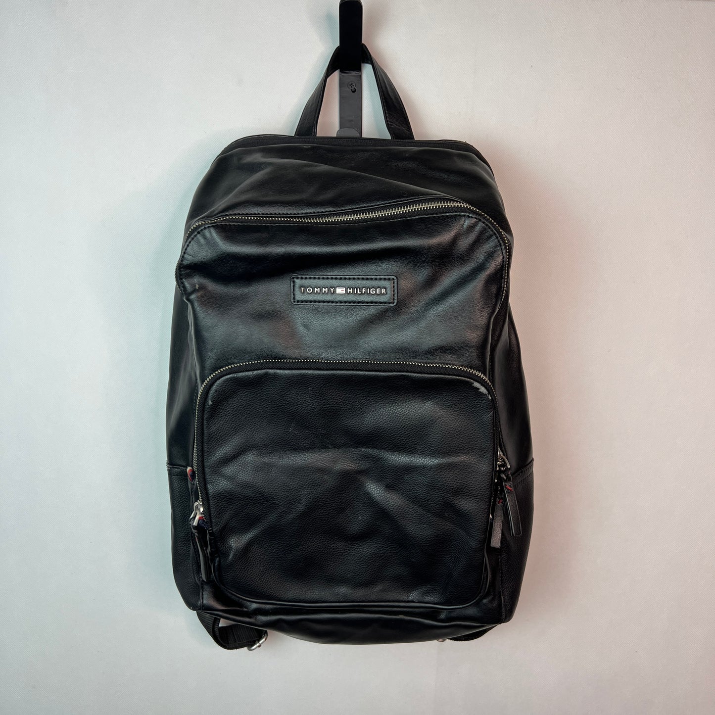 Tommy Hilfiger Men's Essential Leather Backpack - Black  26L Daypack