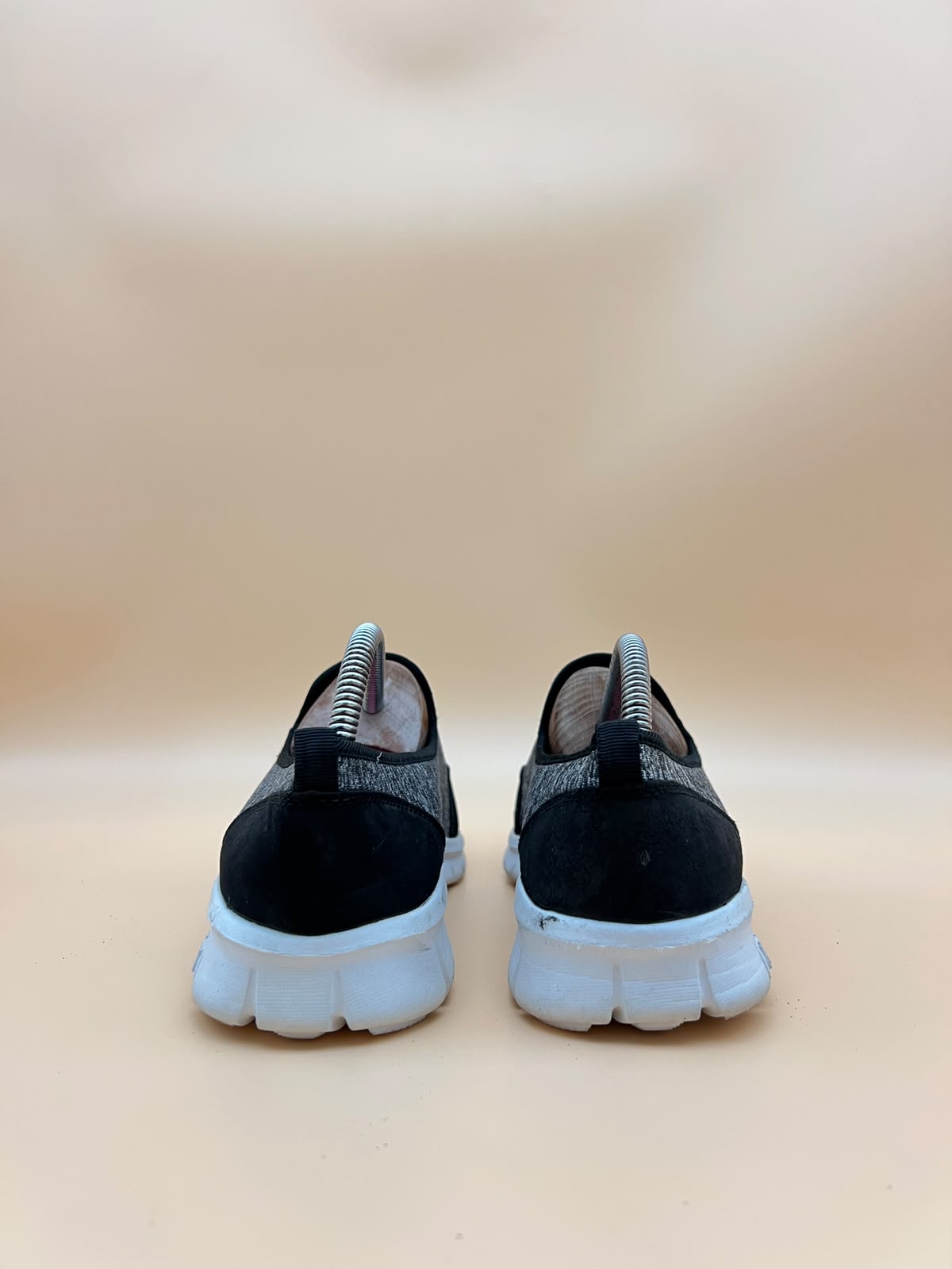 Women's Slip-On Running Shoe - Black/Gray