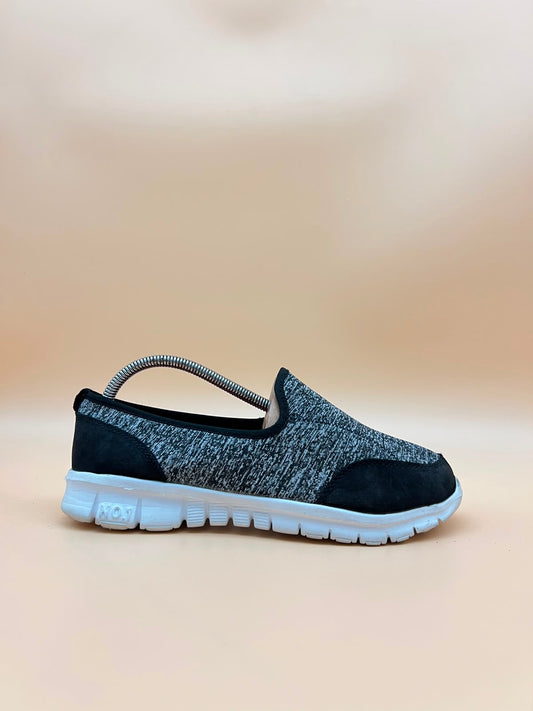 Women's Slip-On Running Shoe - Black/Gray