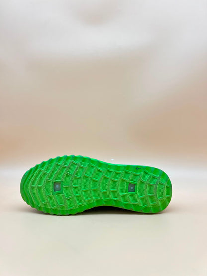 Women's Running Shoe - Black/Neon Green