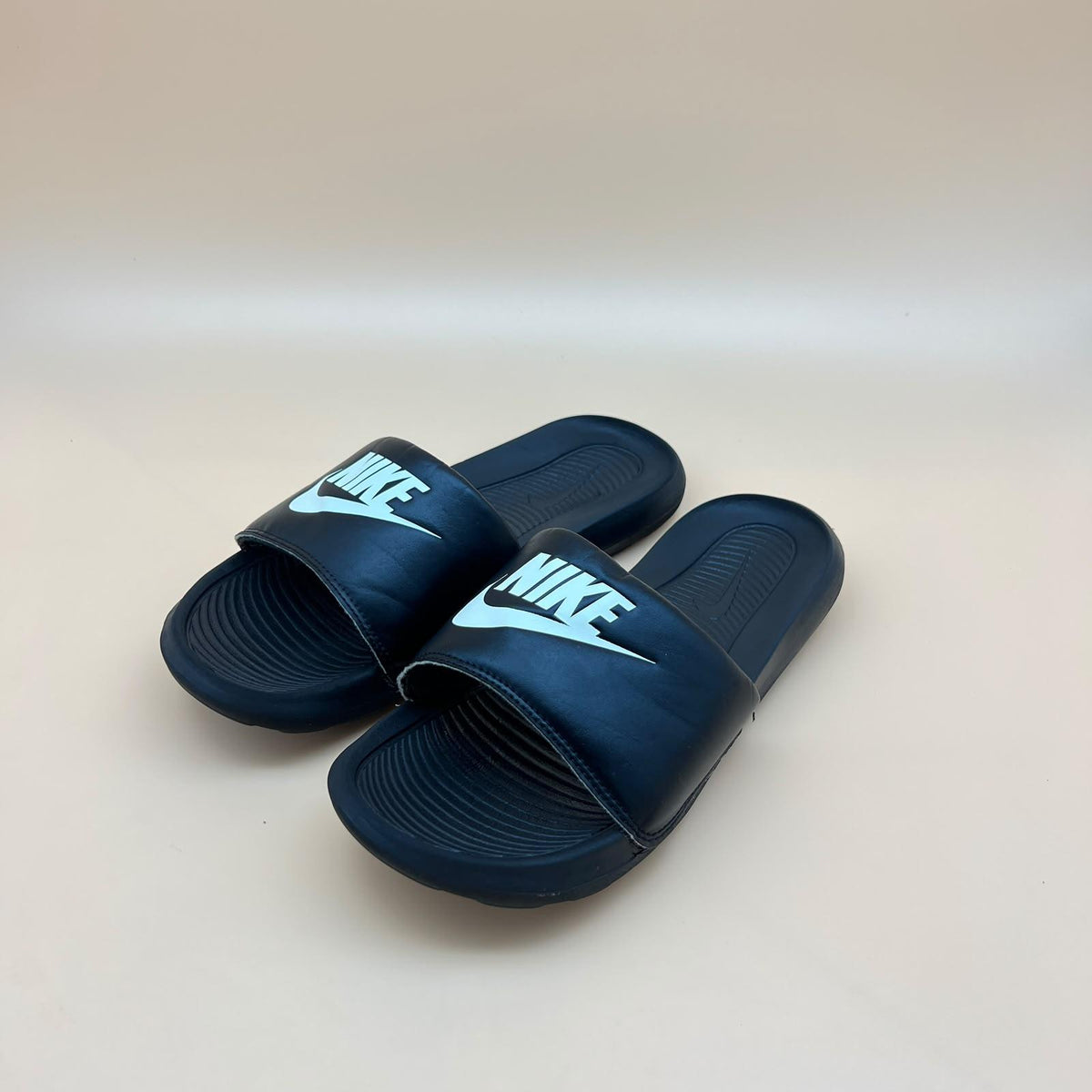 Nike Victori One Slides - Black/White