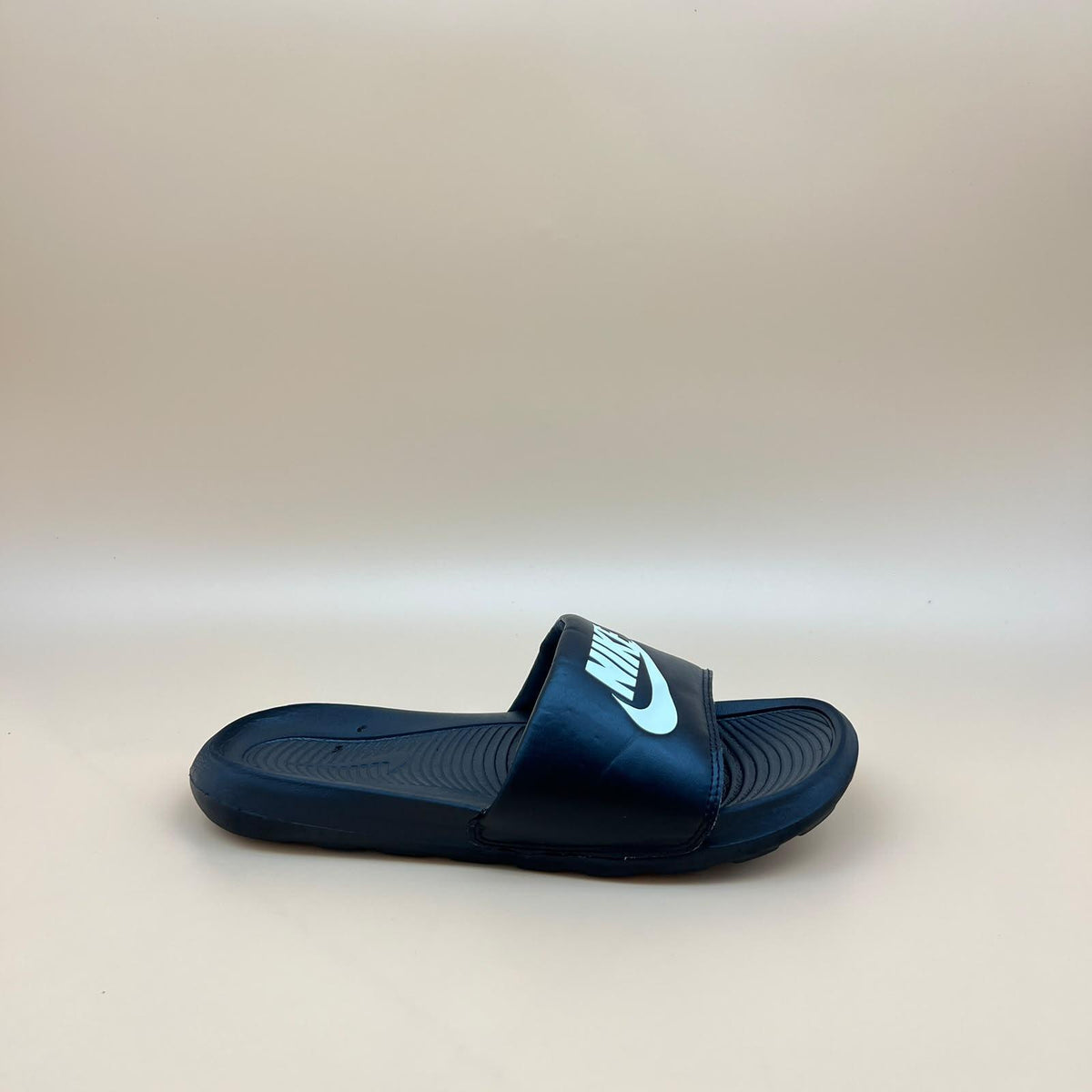 Nike Victori One Slides - Black/White