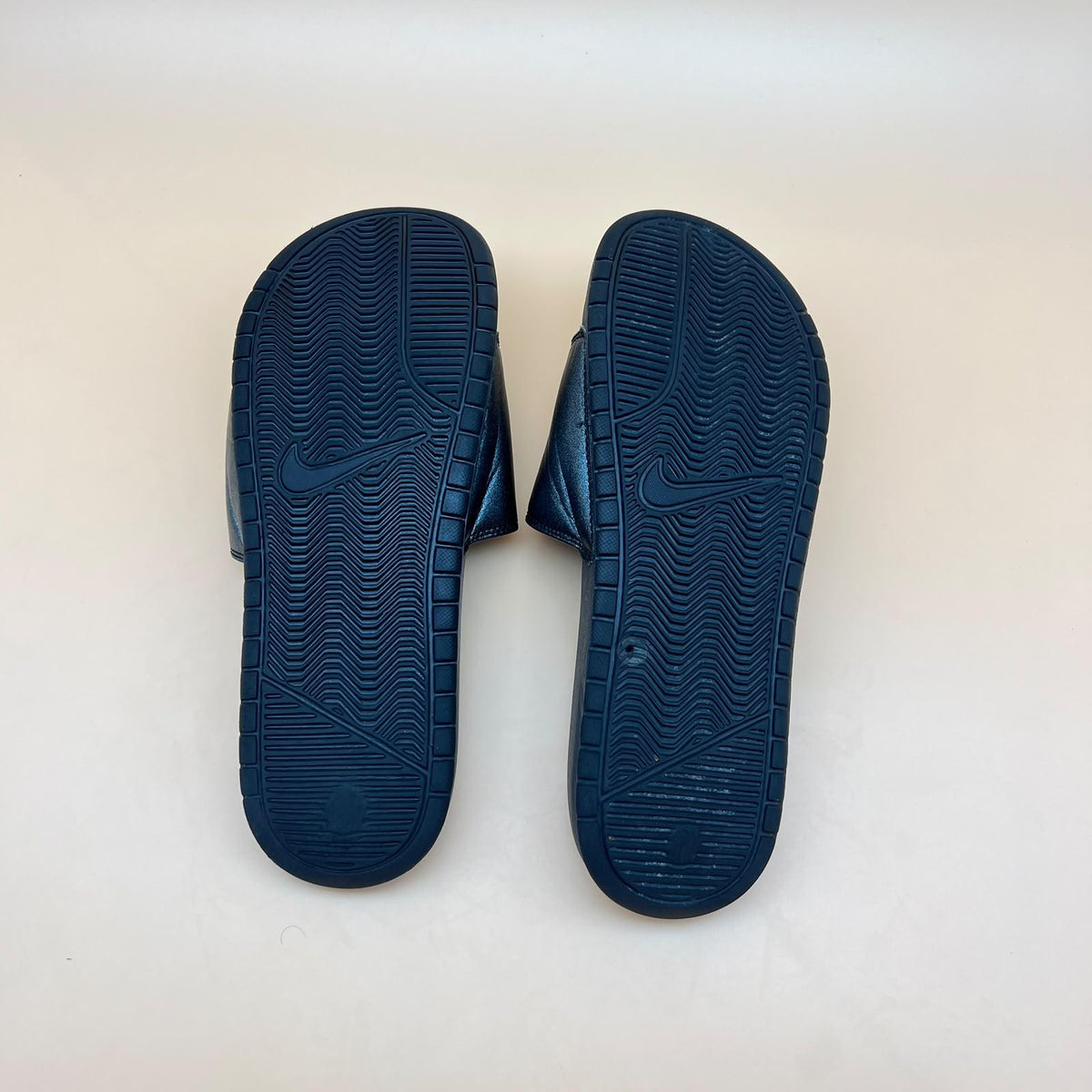 Nike Benassi Slides - Metallic Navy