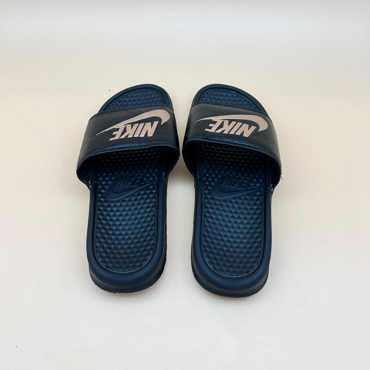 Nike Benassi JDI Slides - Black/Metallic Silver