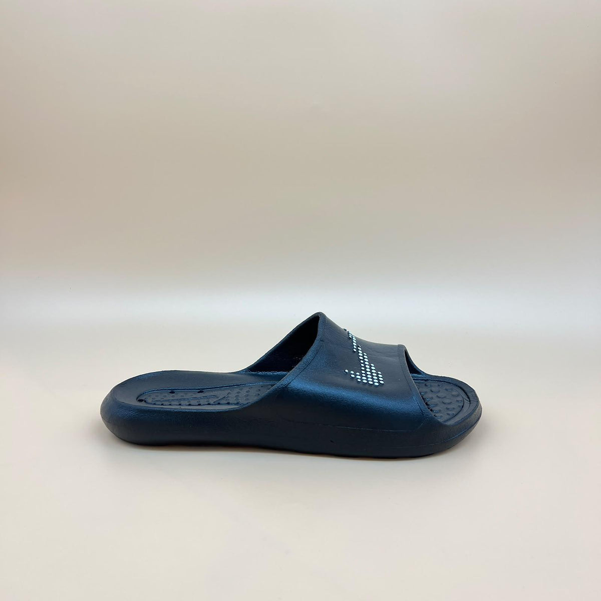 Nike Victori One Shower Slides - Navy