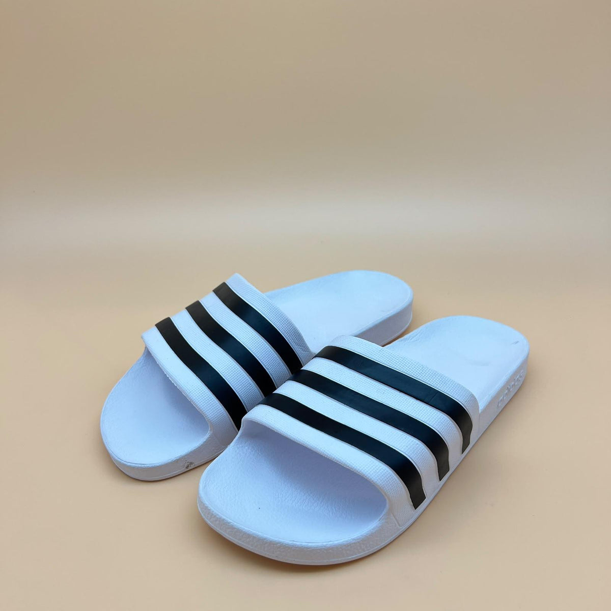 Adidas Adilette Aqua Slides - White/Black (Kids)
