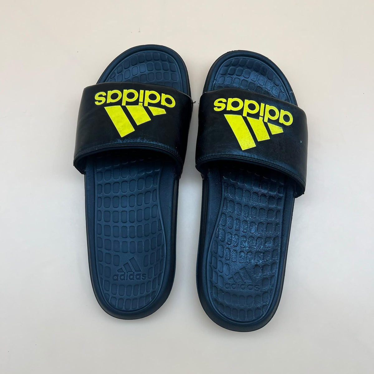 Adidas Voloomix Slides - Black/Yellow